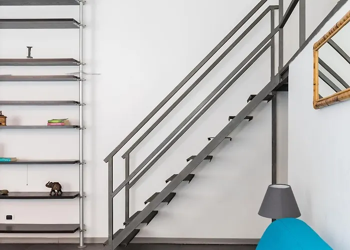 Spacious Modern Loft Steps From Trevi Fountain