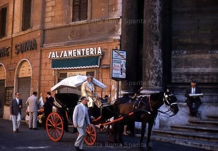 Apartamento Spacious Modern Loft Steps From Trevi Fountain *