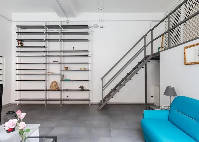 Spacious Modern Loft Steps From Trevi Fountain Rome