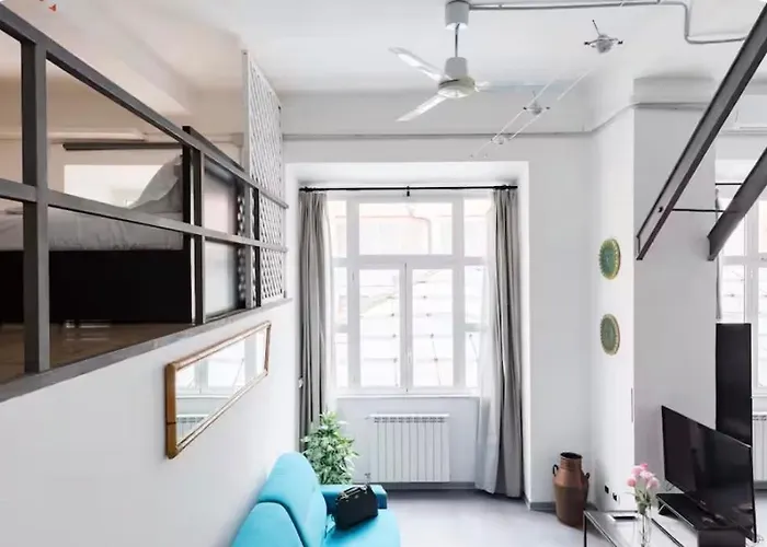 Appartement Spacious Modern Loft Steps From Trevi Fountain *
